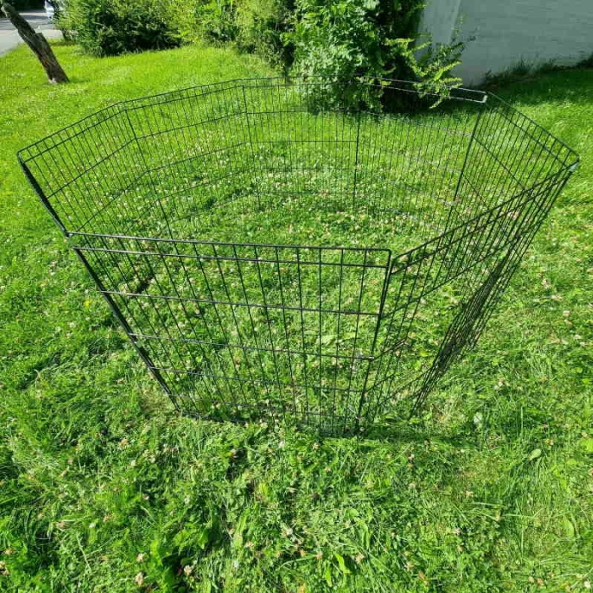 Hundegjerde til bruk inne og i hagen med  8 paneler - høyde 76 cm