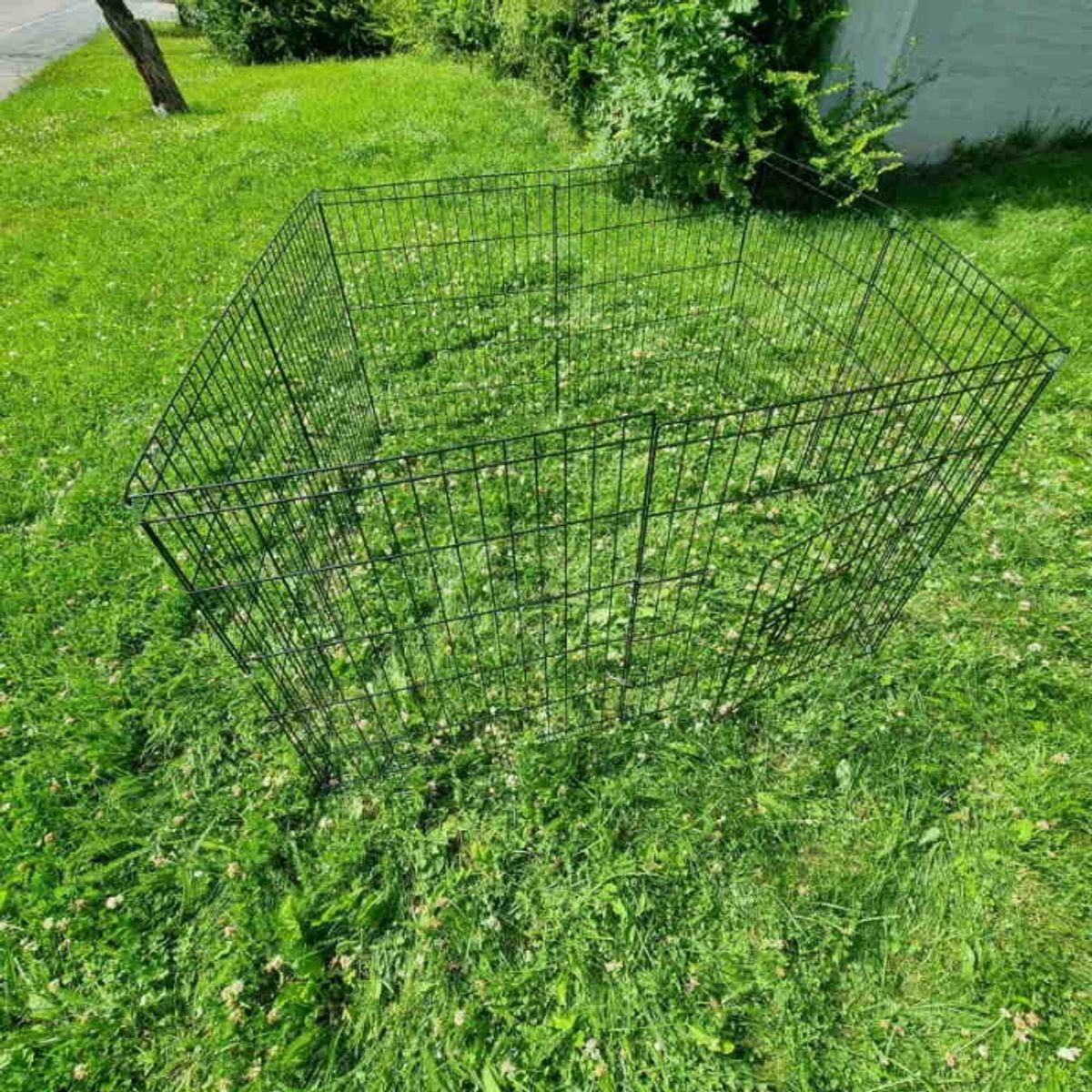 Hundegjerde til bruk inne og i hagen med  8 paneler - høyde 76 cm