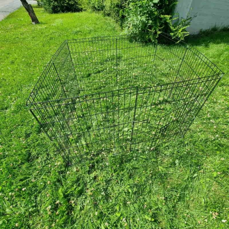 Hundegjerde til bruk inne og i hagen med  8 paneler - høyde 76 cm